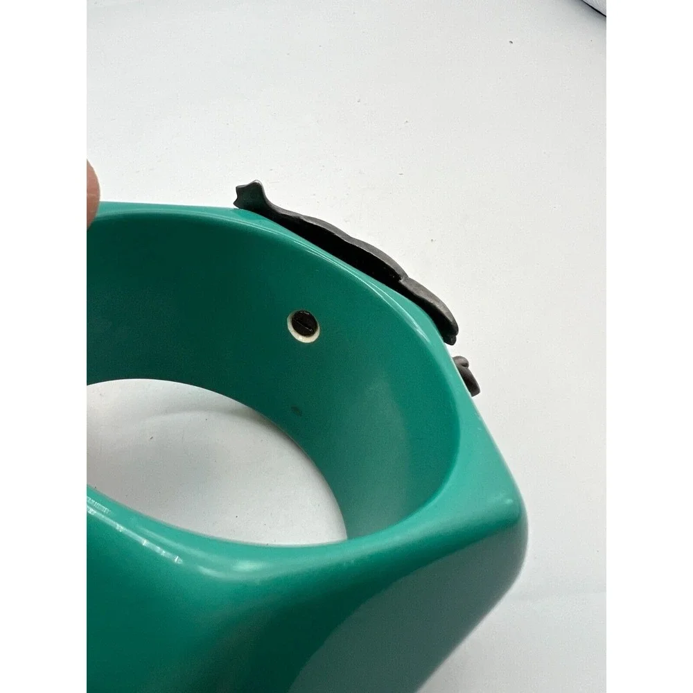 KENZO‎ 2009 Imposing Resin Bangle Bracelet with a Turtle and Swarovski Crystals